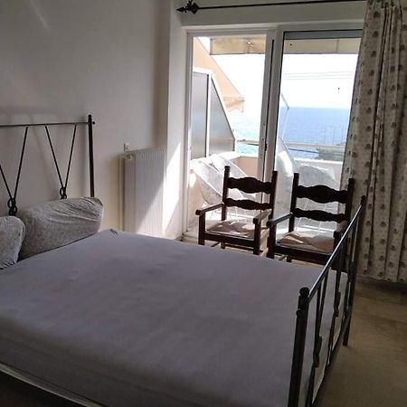 Super View Seafront Apartment 네아 미카니오나 외부 사진