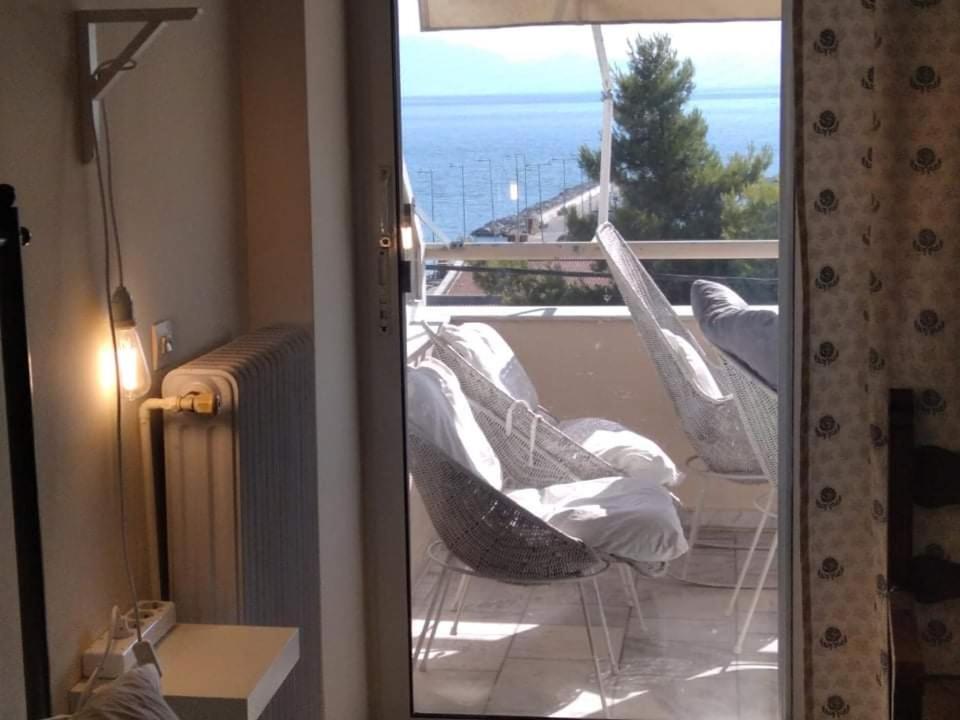 Super View Seafront Apartment 네아 미카니오나 외부 사진