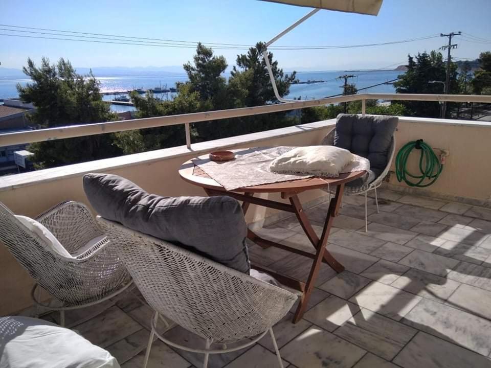 Super View Seafront Apartment 네아 미카니오나 외부 사진